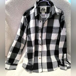 Old Mill plaid flannel shirt. Black and white, Size L. Excellent condition